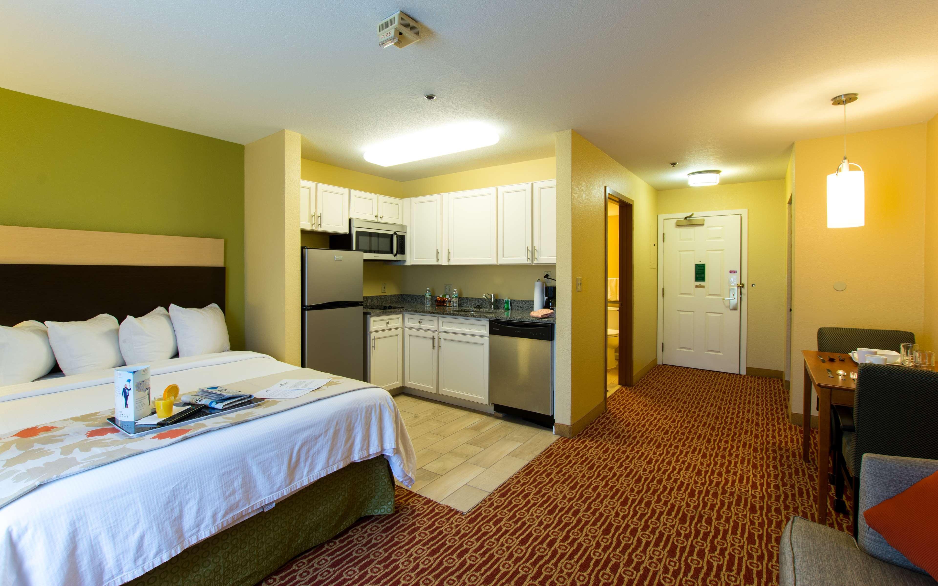 Dulles Suites Sterling Exterior photo